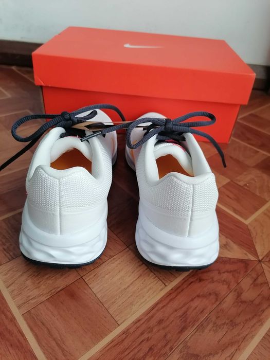 Sapatilha /ténis Nike revolution