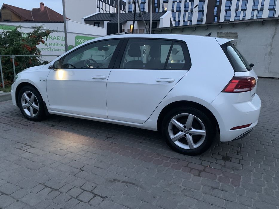 Volkswagen e-Golf 2017 року.Електро 36kw