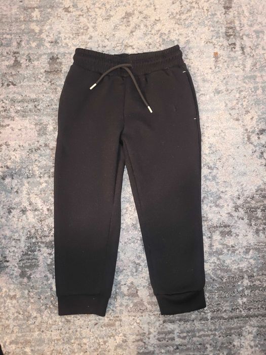 Czarne dresowe elastyczne joggery 110 dresy