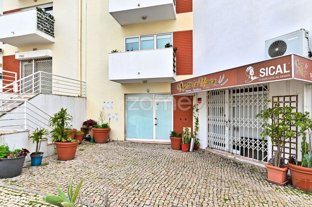 Loja comércio/serviços, Cabeço Mouro, São Domingos de Rana