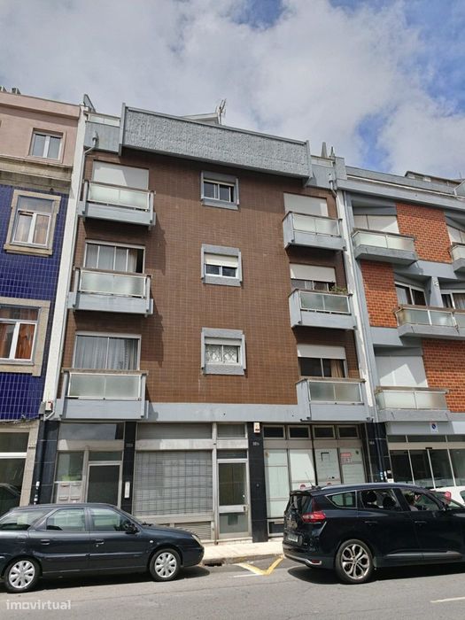 T2 moderno com varanda e terraço no Porto
