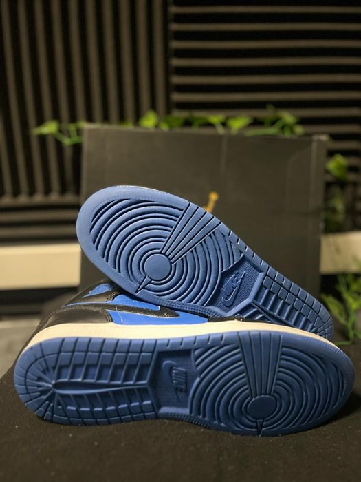 Nike AIR JORDAN 1 MID (GS) size 40