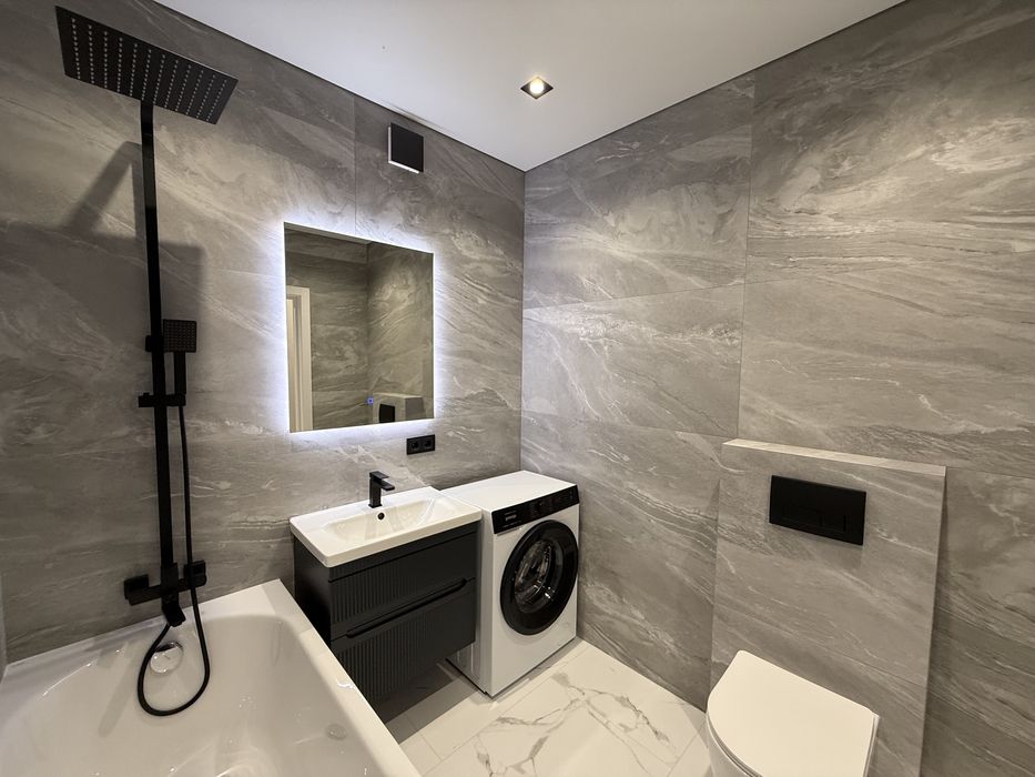 Продам сучасну 1к квартиру в класному районі!