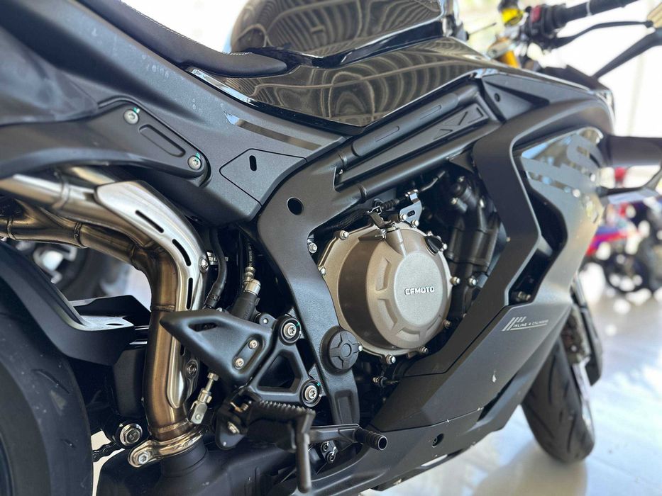Мотоцикл CFMOTO 750SR-S