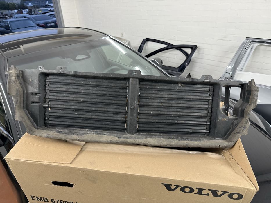 Жалюзи радиатора верхние Volvo XC 90 вольво ХС90