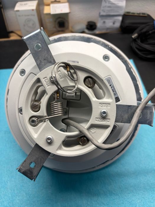 Camara AXIS P5512 PTZ Dome 12x zoom
