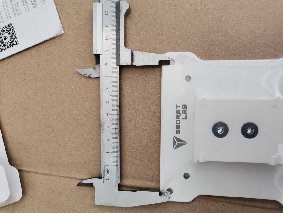 Пластина для крепления монитора Secretlab VESA 75 x 75мм  100 x 100мм