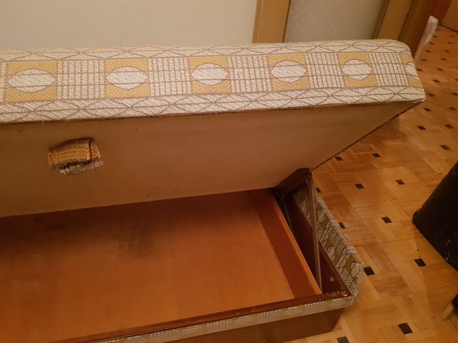 Rogówka , wersalka, kanapa