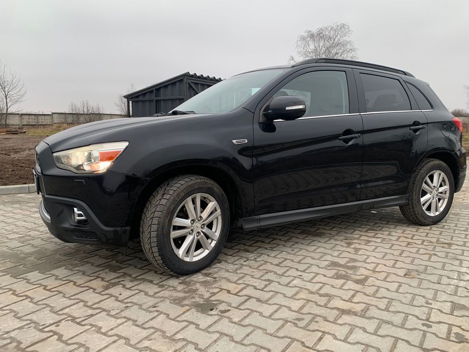 Mitsubishi ASX 2011 року.