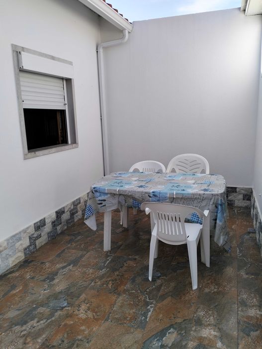 Casa Térrea c/ Quintal T3 p/ ALUGAR