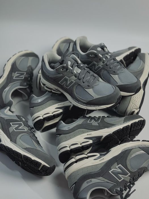 Кросівки New Balance 2002R