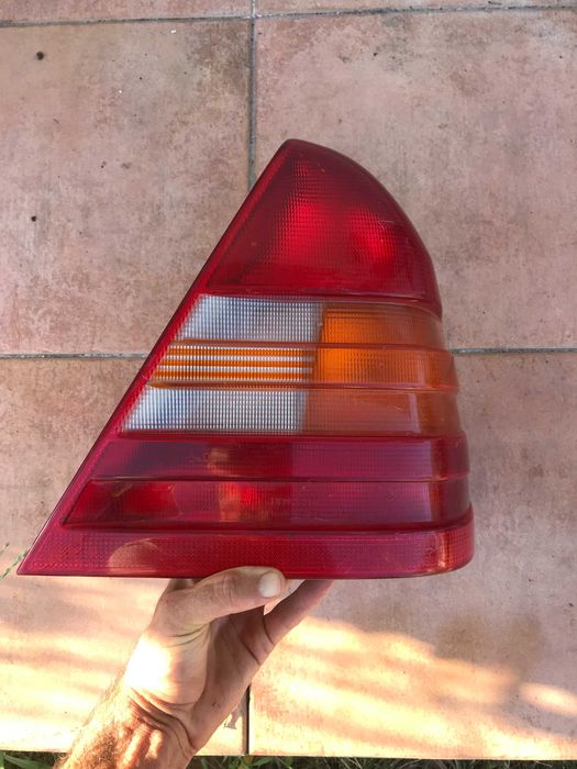farol farolinho Mercedes lado direito