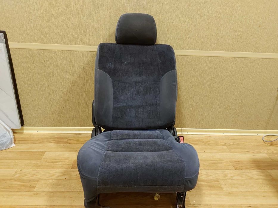 Сиденье автомобильное