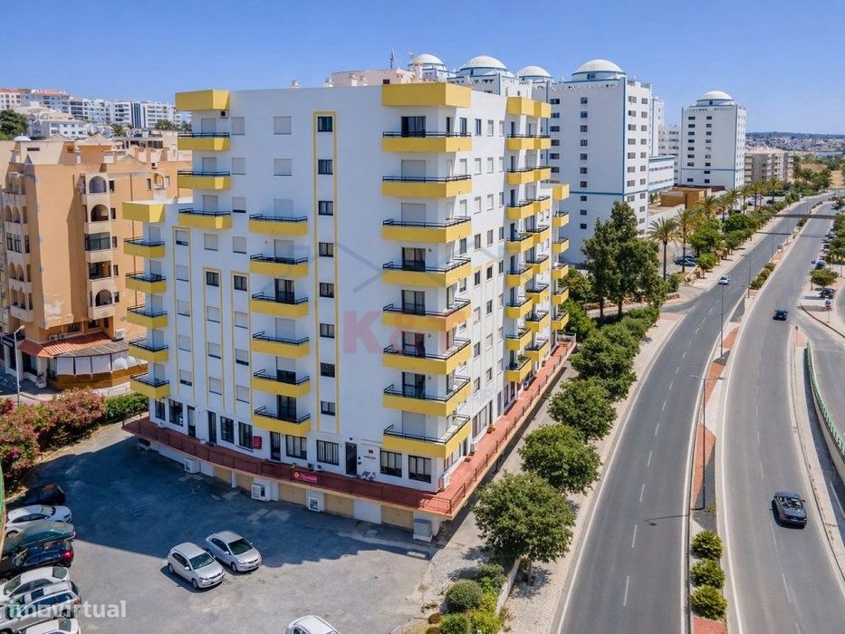 T2 na Praia da Rocha totalmente Remodelado