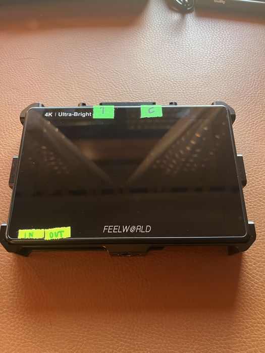 Feelworld Lut 7 4k Ultrabright 1600 nits + Cage Camvate