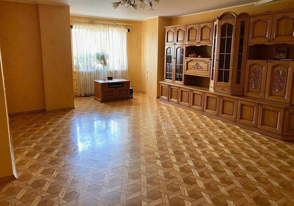 Продажа 3-к.квартиры, рядом станция метро Защитников Украины