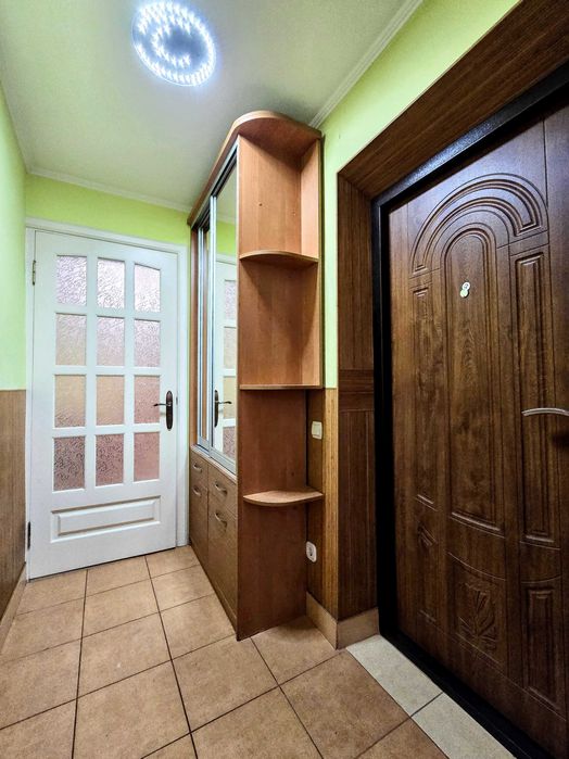 2-Х кімнатна квартира на вул.ГЕРОЇВ МАЙДАНУ( р-н Юність Буковини).