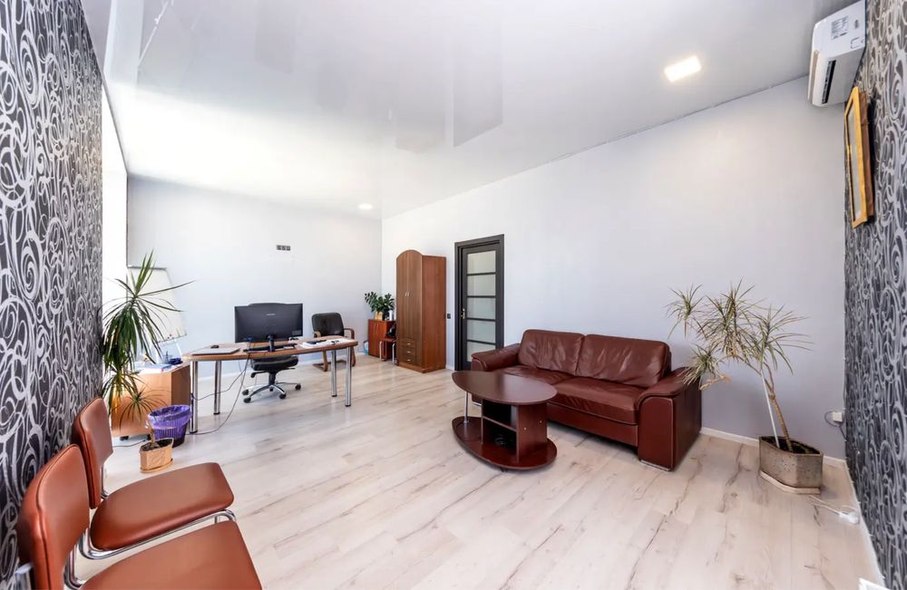 Квартира Центр Броваров Независимости 2б