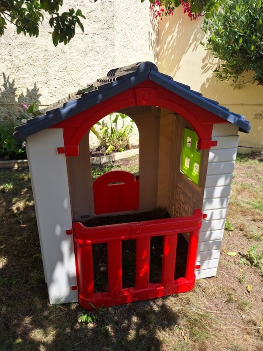 Casinha de brincar  Feber
