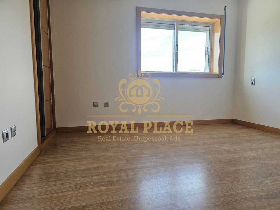 Arrendamento, Apartamento T3 Lobão
