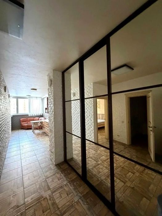 Квартира з ремонтом, вул. Драгоманова  2, Позняки