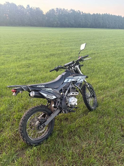 Asix Defender 2023 z silnikiem 150 cm³