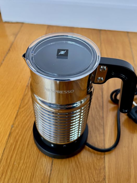 NOVO Nespresso Aeroccino 4 - Batedor de Leite NUNCA USADO (com caixa)