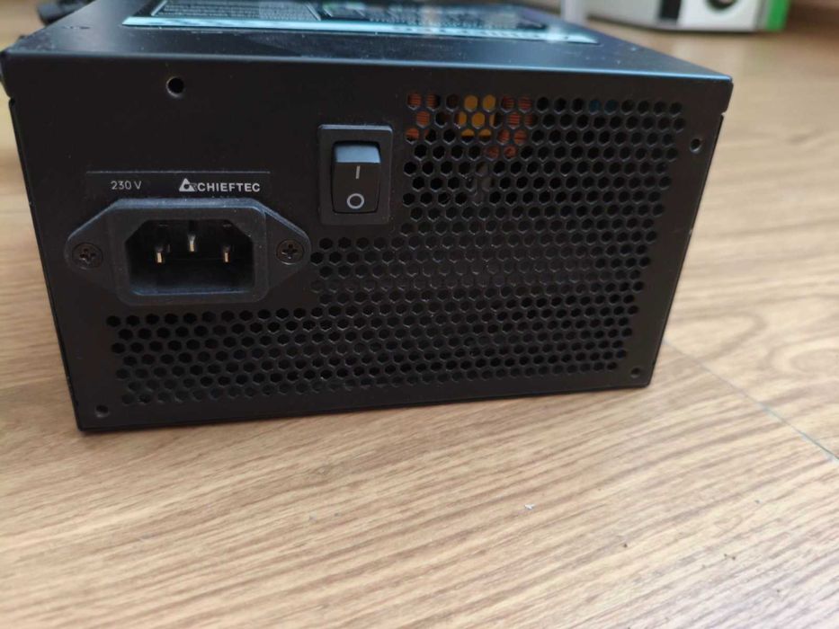 Блок питания Chieftec GPS-600A8 600W