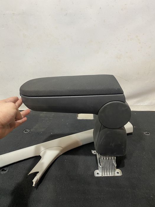 Підлокітник фабія 2,подлокотник шкода фабия 2,оригинал шкода фабія 2