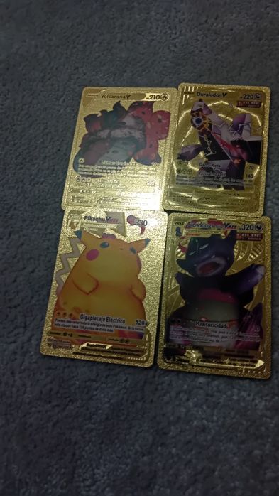 Vendo 9 cartas douradas  1 metálica  Pokemon