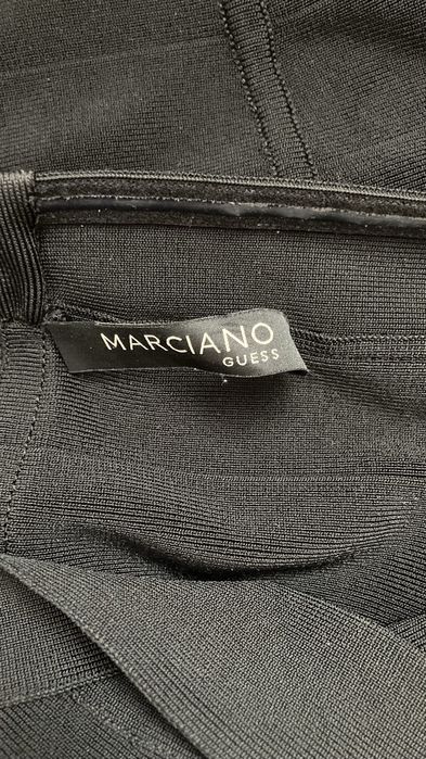 Sukienka bandażowa Marciano Guess