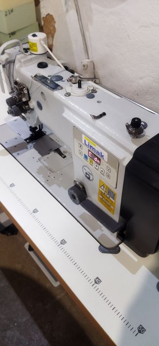 Máquina de costura triple arraste 2 agulhas.como nova.