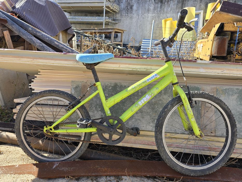 Bicicleta usada para crianças