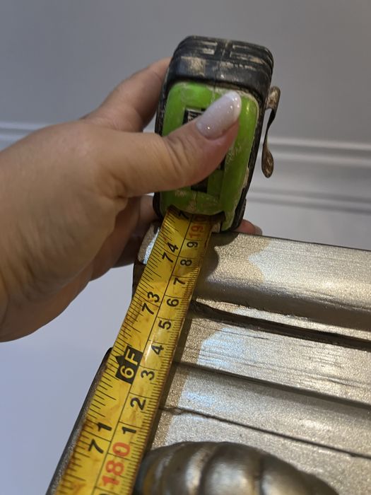 Movel chines prateado