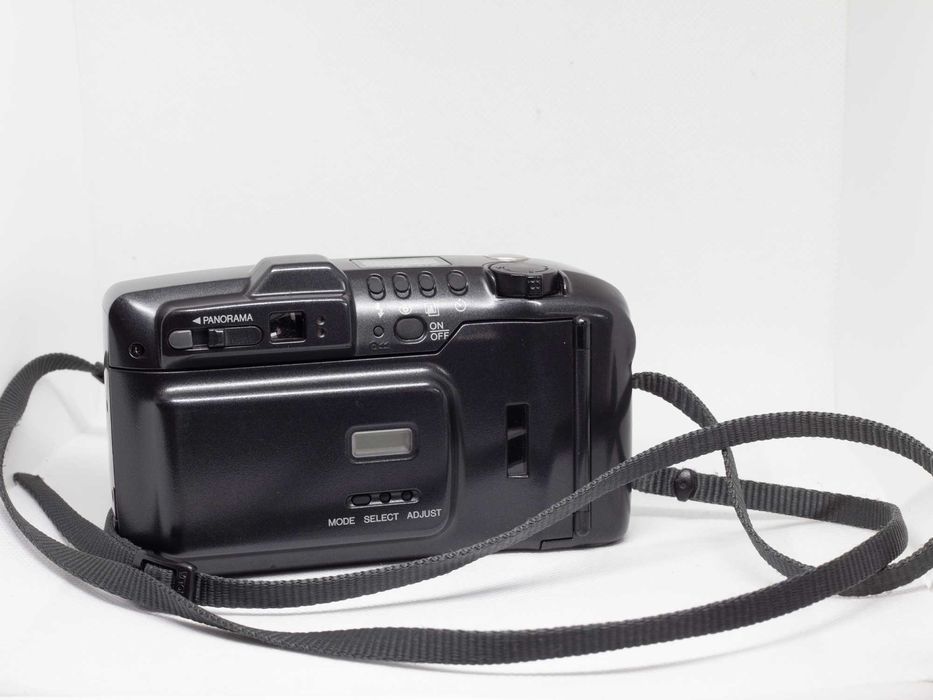 Máquina fotográfica analógica 35mm Minolta Panorama Zoom 28 + caixa