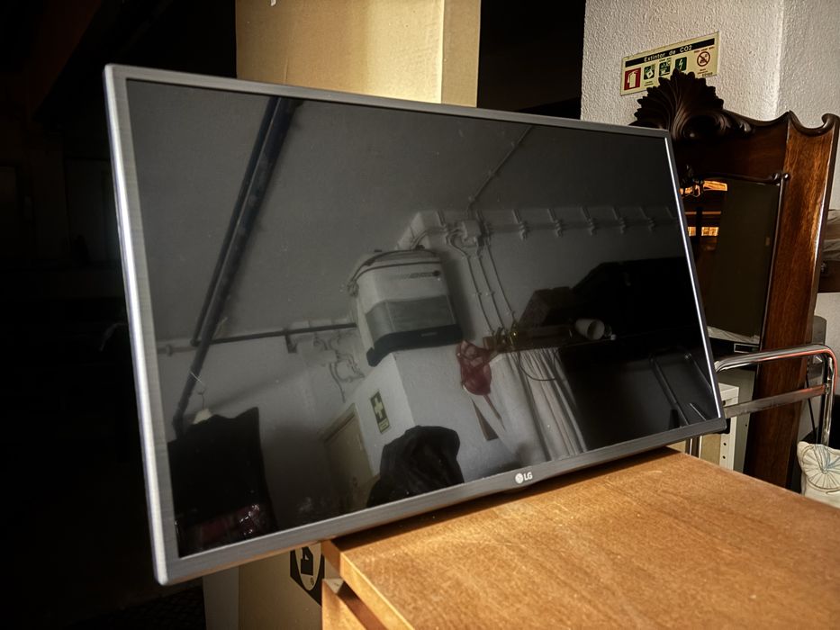 TV LG 32” modelo 32LW300C-ZA