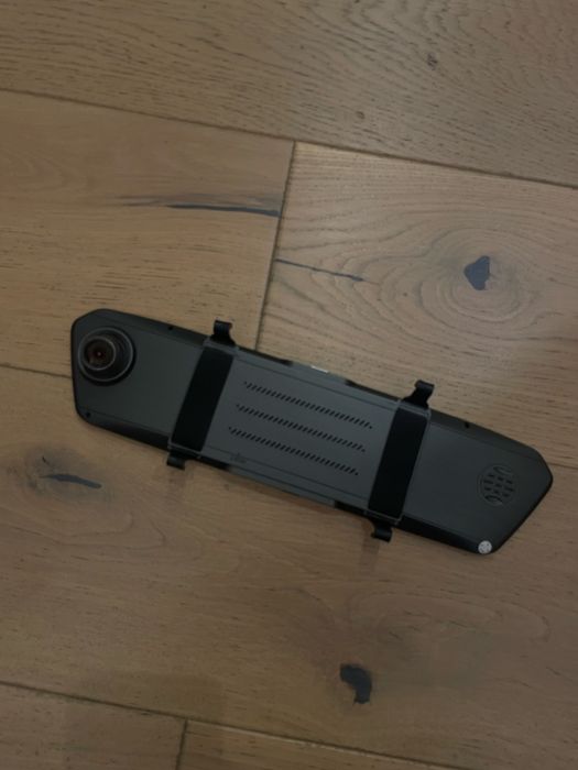 Nagrywające lusterko do samochodu.