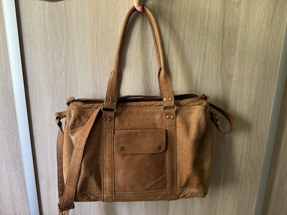 Torba na ramię, efekt „zniszczonej skóry” Zara