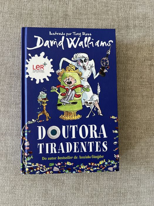 Livro juvenil “Doutora tira-dentes”, David Walliams