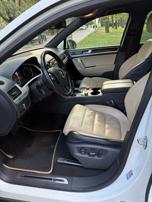 Продам  vw touareg 3.0 tdi. Ідеальний. Офіційний