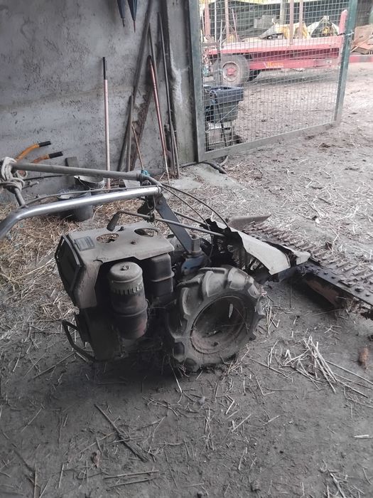 Vendo maquina a gasóleo  de 14 cavalos