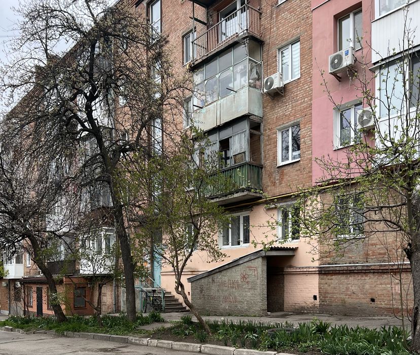 Продам 2 кімнатну кв ( бульвар Студентський)