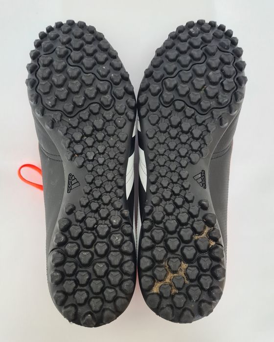 Botas Futebol Adidas Predator Club Turf - Tamanho FR 46 - Sintético