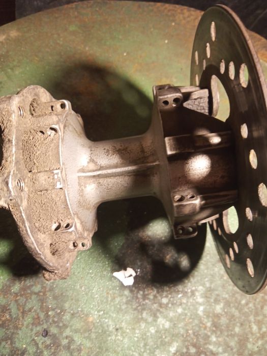 Vendo cubo e aro de aluminio de orijem da Suzuki Rmx. a Dois Tempos