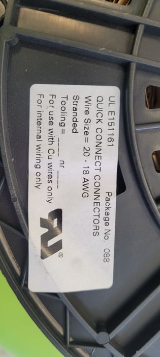 Konektory żeńskie F2,8. Nowe.  Cena za 10 szt.