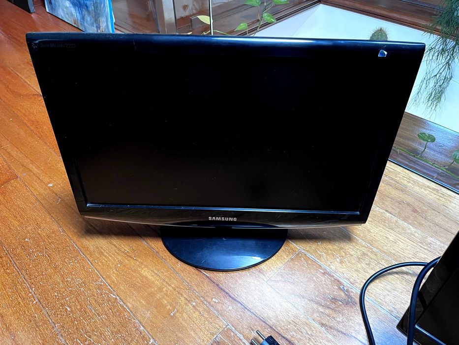 Monitor Samsung 21 Polegadas