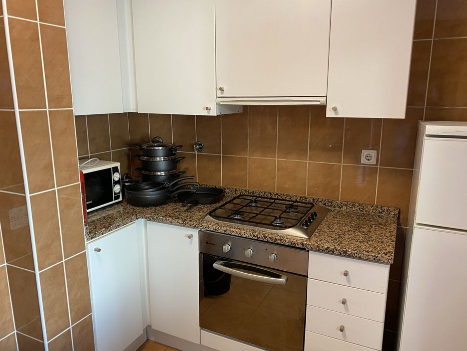Quarto para arrendamento com despesas incluídas em T4