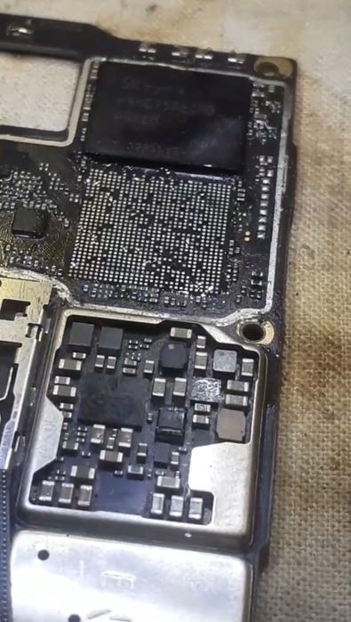 Ремонт телефонів, перекатка мікросхем телефона (реболинг)