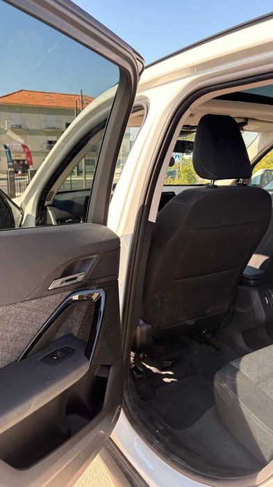BMW X1 sDrive18i automático 2025 com 7.400 km