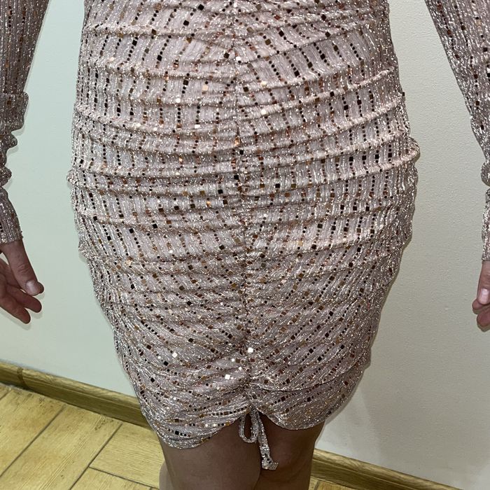 Сукня рожева з пайетками